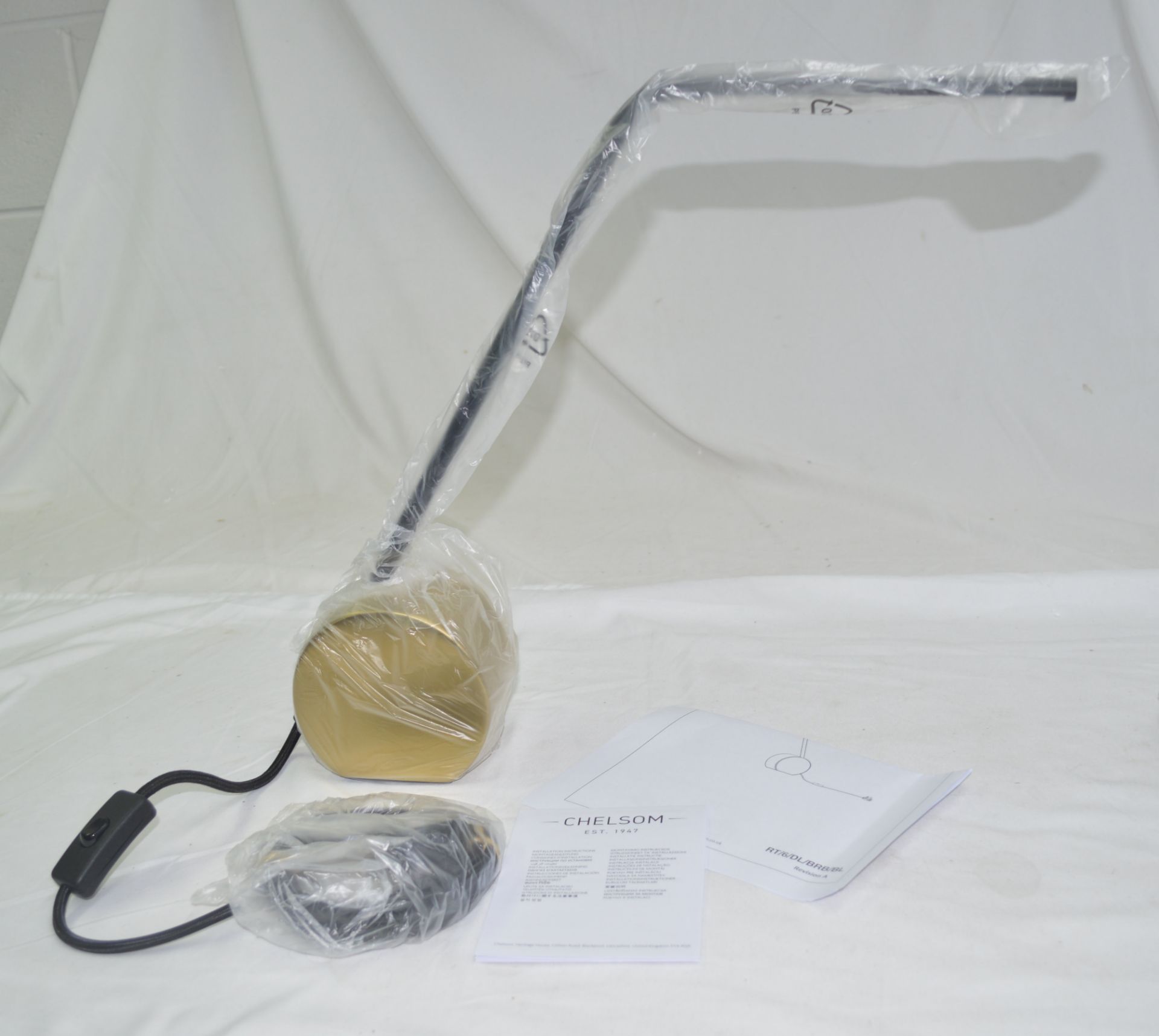 1 x CHELSOM 'Rest' Luxury Desk Lamp Finished In Satin Black and Brushed Brass - Image 10 of 13