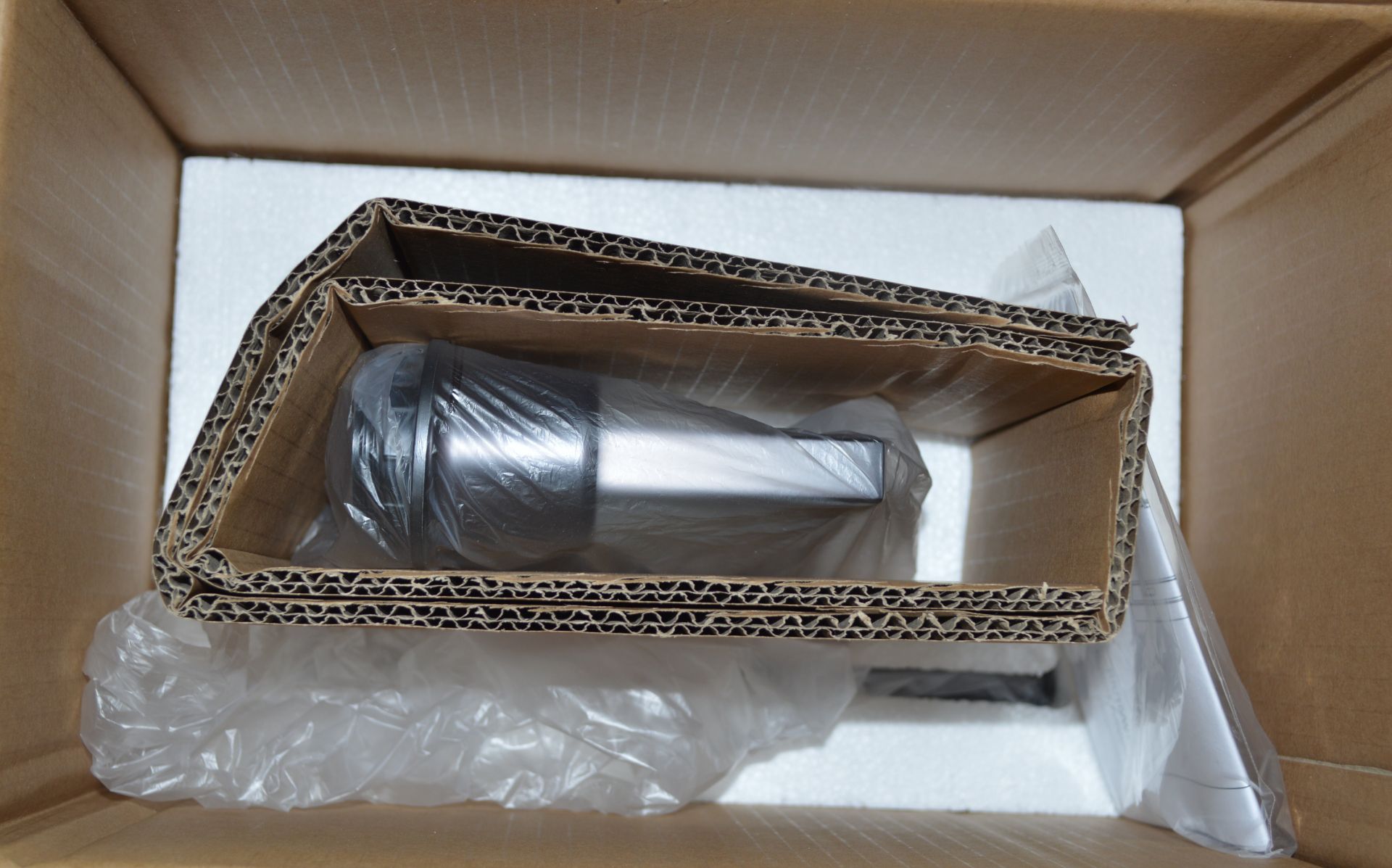 1 x CHELSOM 'Rock' Luxury Wall Light Finished In Black Bronze Metalwork with Natural Stone Back - Image 4 of 12
