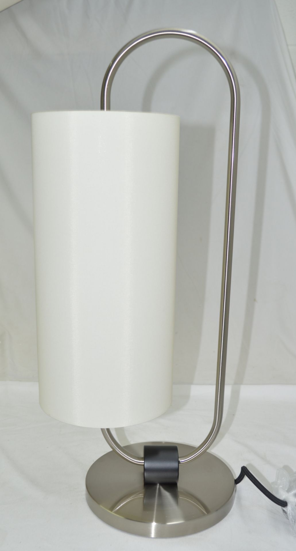 1 x CHELSOM 'Daytona' Luxury Steel Table Lamp in a Brushed Nickel Finish with a Satin Black Cylinder - Image 8 of 20