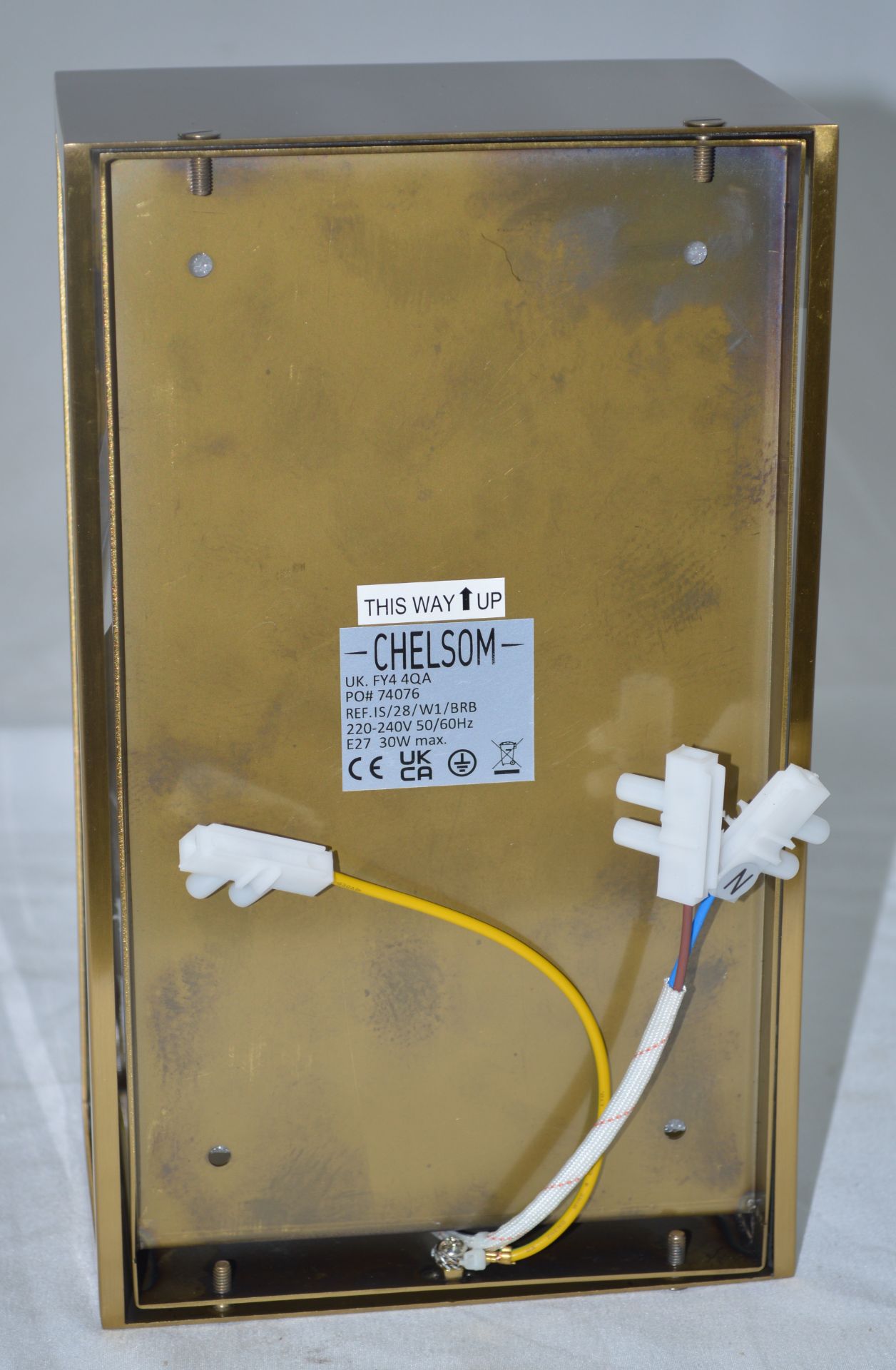 1 x CHELSOM 'Islington' Luxury Steel Classic Wall Lantern Light Fitting in a Brushed Brass Finish - Image 9 of 12