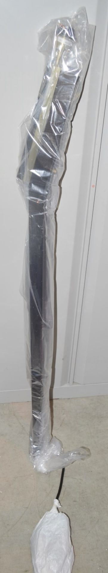 1 x CHELSOM 'Tribus' Luxury Freestanding Wooden Legged Floor Lamp in a Wenge and Satin Brass Finish - Image 6 of 9