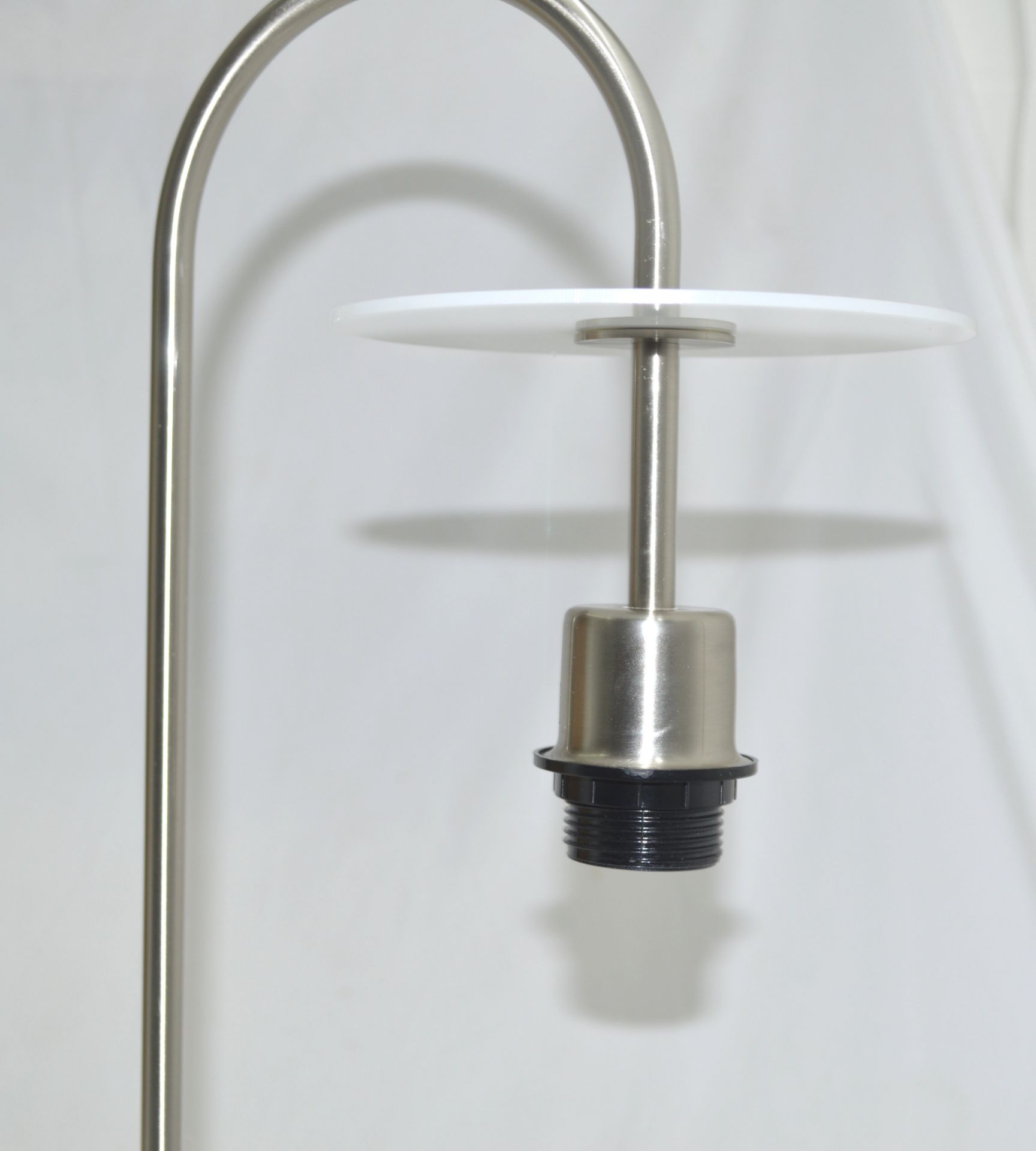 1 x CHELSOM 'Daytona' Luxury Steel Table Lamp in a Brushed Nickel Finish with a Satin Black Cylinder - Image 5 of 20