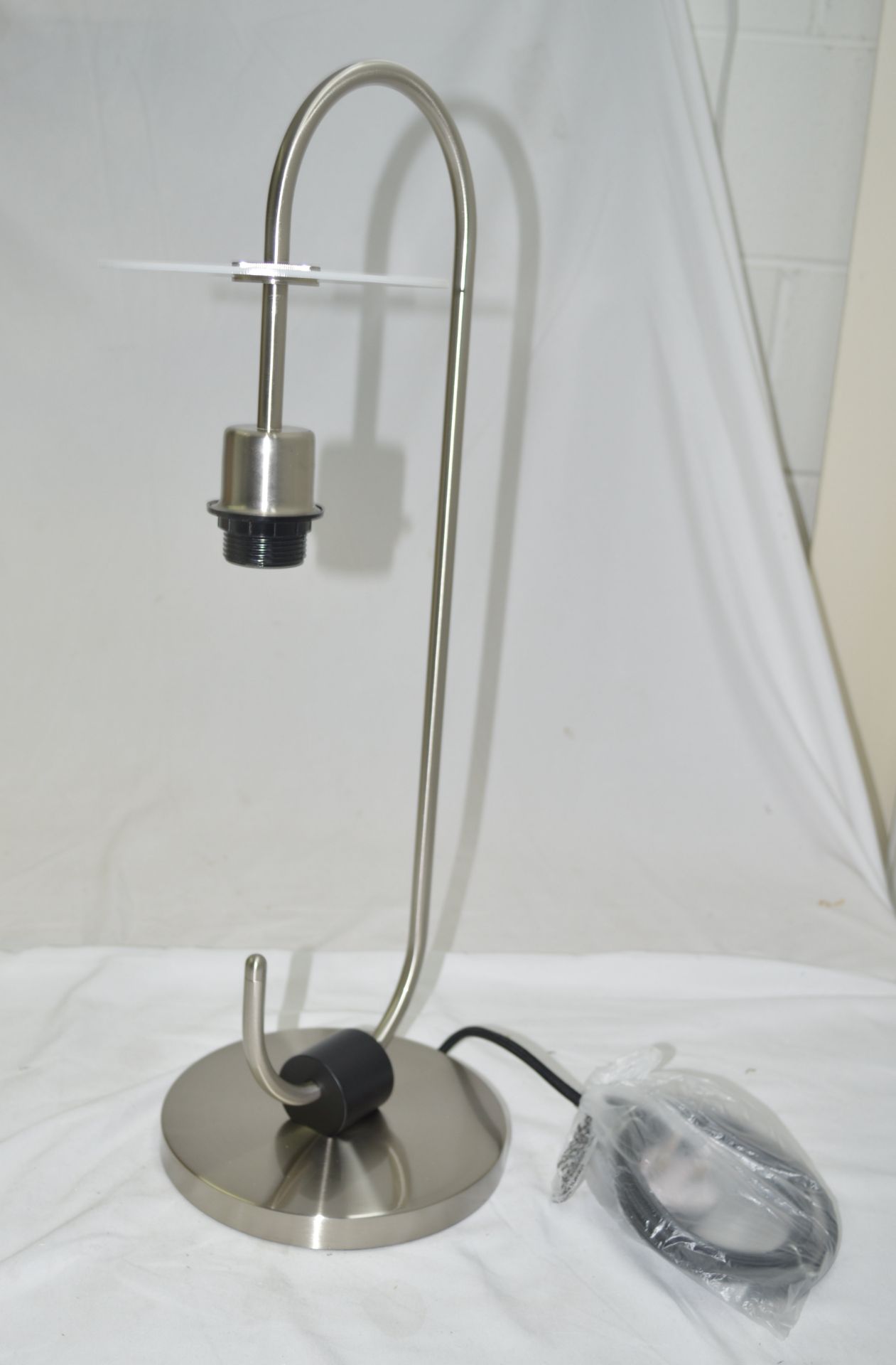 1 x CHELSOM 'Daytona' Luxury Steel Table Lamp in a Brushed Nickel Finish with a Satin Black Cylinder - Image 17 of 20