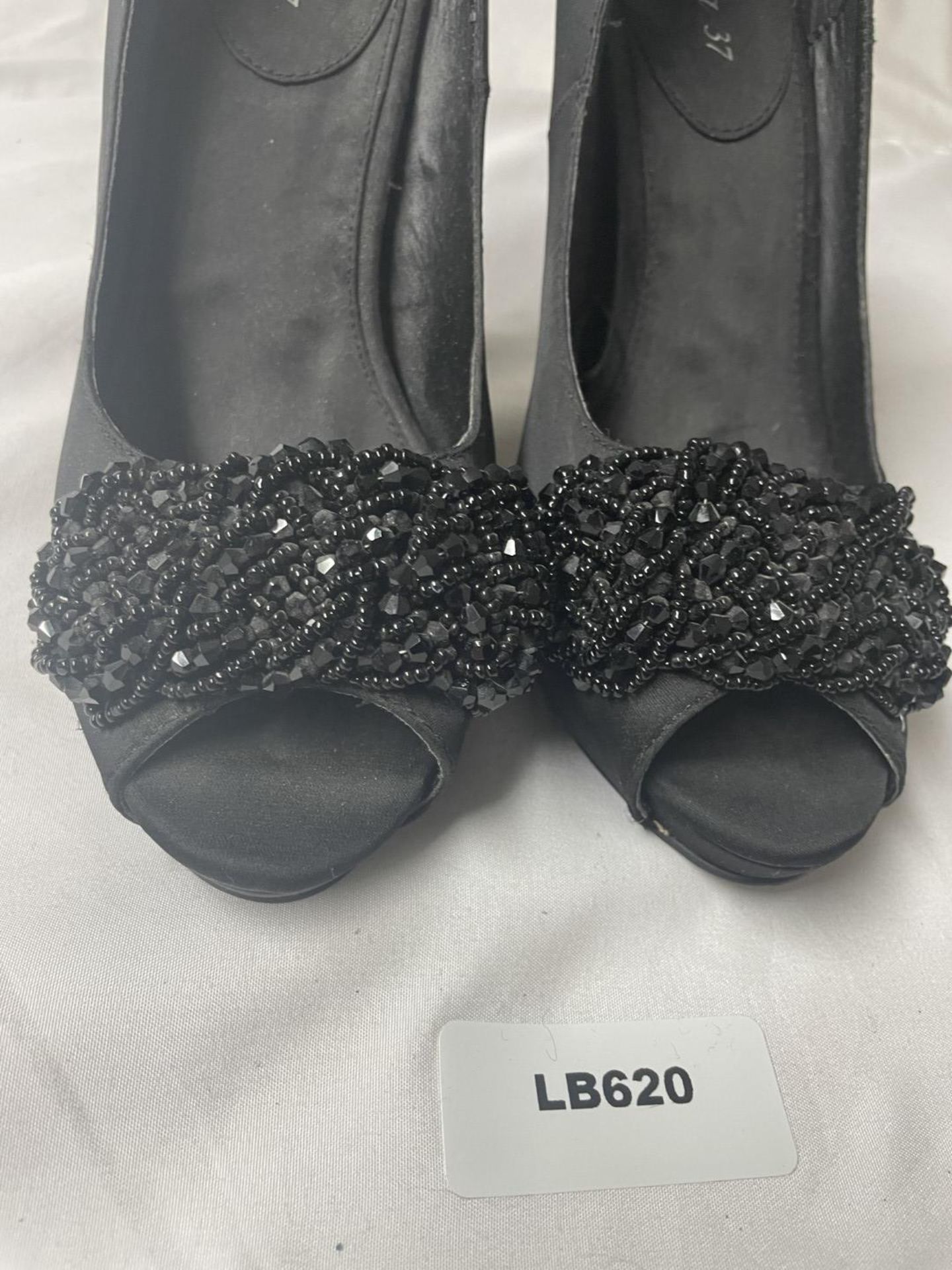 1 x Pair of SFERA Ladies' Peep Toe 3.15 Inch High Heel Shoes in Black - Size: EU37 / UK6 - Ref: - Image 17 of 22