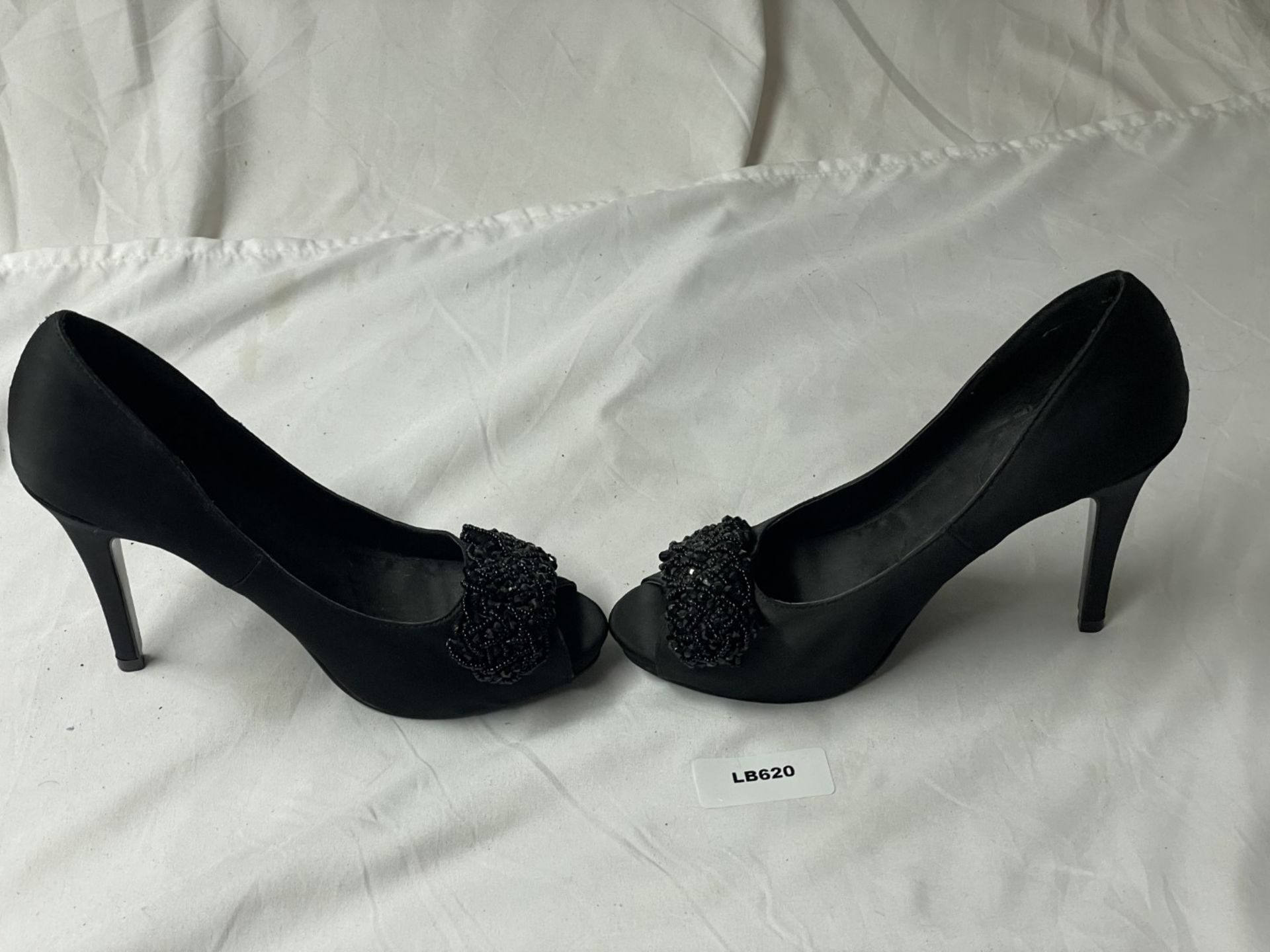 1 x Pair of SFERA Ladies' Peep Toe 3.15 Inch High Heel Shoes in Black - Size: EU37 / UK6 - Ref: - Image 5 of 22