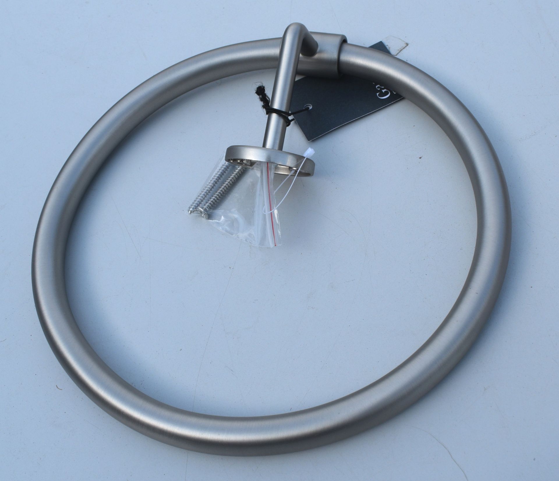 1 x Novello Towel Ring In Brushed Nickel & 1 X Westwell Soap Pump - Ref: GTC768/GTCC19 - CL1017 - - Image 7 of 11