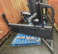 1 x Life Fitness Lat Pull Down Machine with Weight Stack