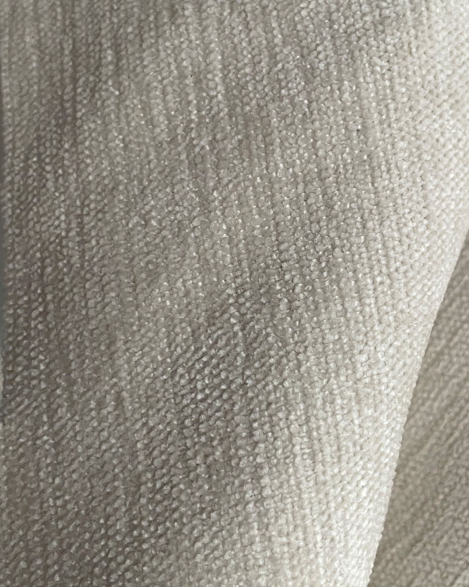 1 x 15M Roll Of Andrew Paul ‘Artic’ Upholstery Fabric In Marble Colourway. Approx. 149Cm Width. - Image 2 of 7