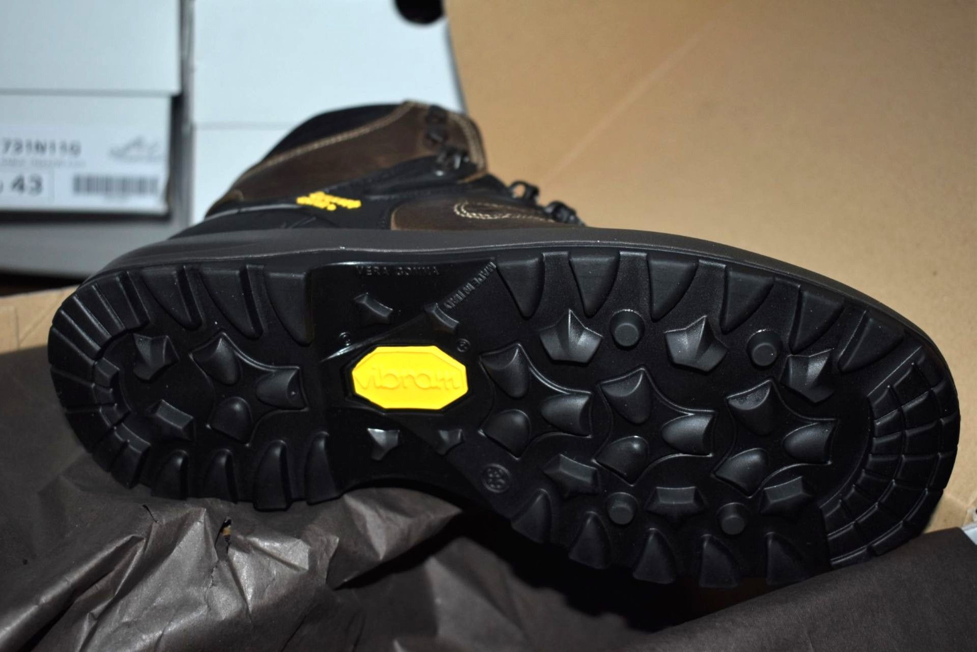 1 x Pair of Mens VIBRAM Walking Boots - Outdoor Pro Spo-Tex Trekking Boots With Support System - - Image 4 of 5