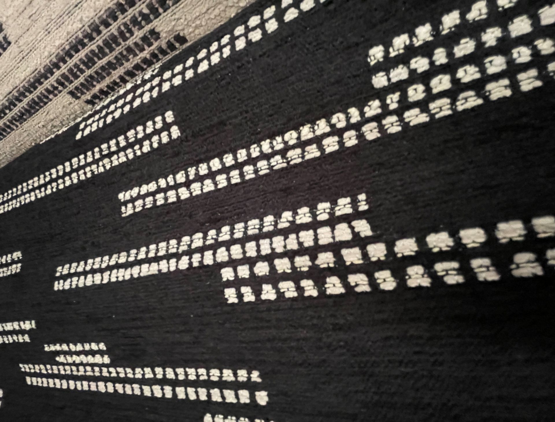 1 x 3-4M Roll Of Designer Upholstery Fabric Roll In A Black & Natural Geometric Weave Pattern - Ref: - Image 3 of 7