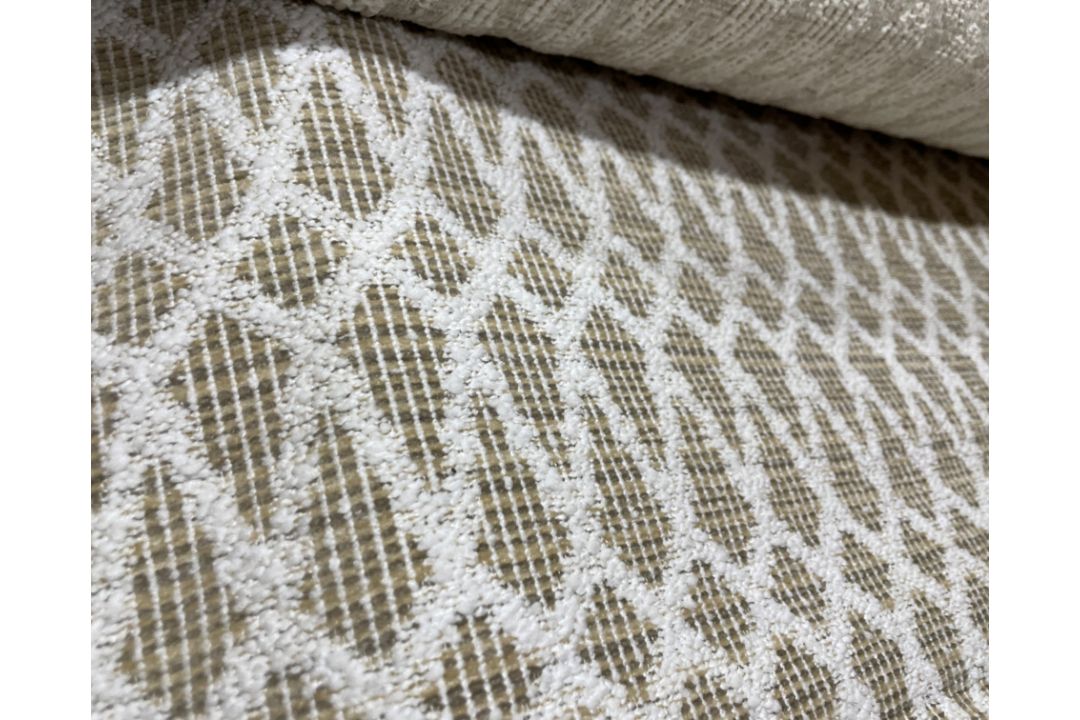 1 x 2-3 Metre Roll Of Premium Textured Bouclé-Style Woven Upholstery Fabric In A Geometric Diamond - Image 4 of 6