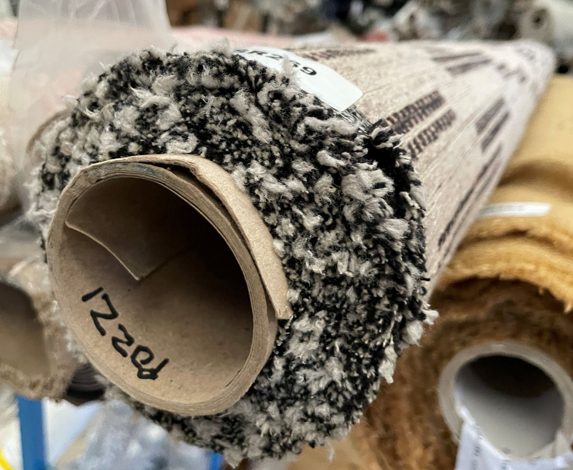 1 x 3-4M Roll Of Designer Upholstery Fabric Roll In A Black & Natural Geometric Weave Pattern - Ref: - Image 2 of 7