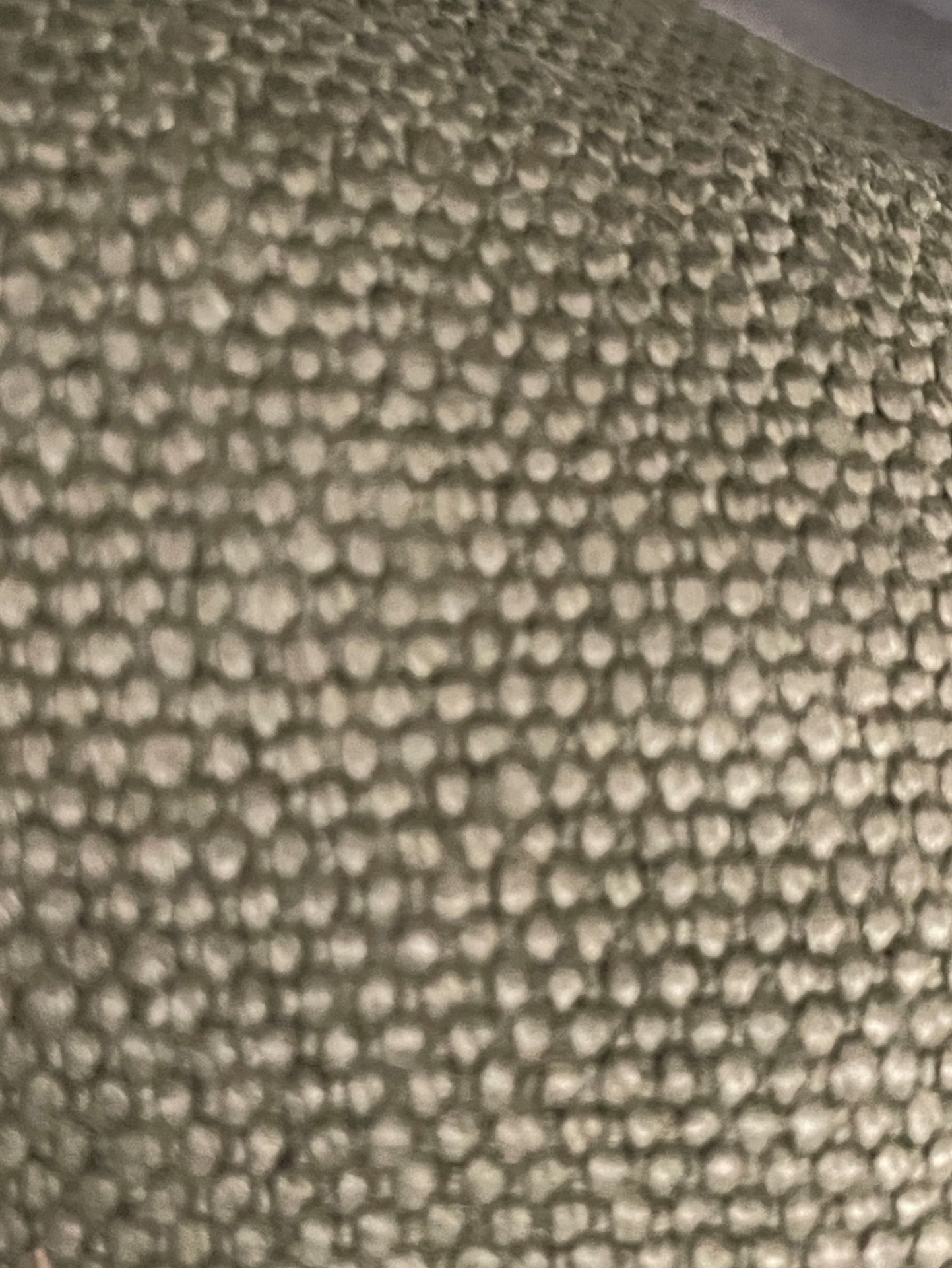 1 x 20 Metre Roll Of Designer Heavyweight Woven Plain Textured Weave Upholstery Fabric In Olive - Image 2 of 4