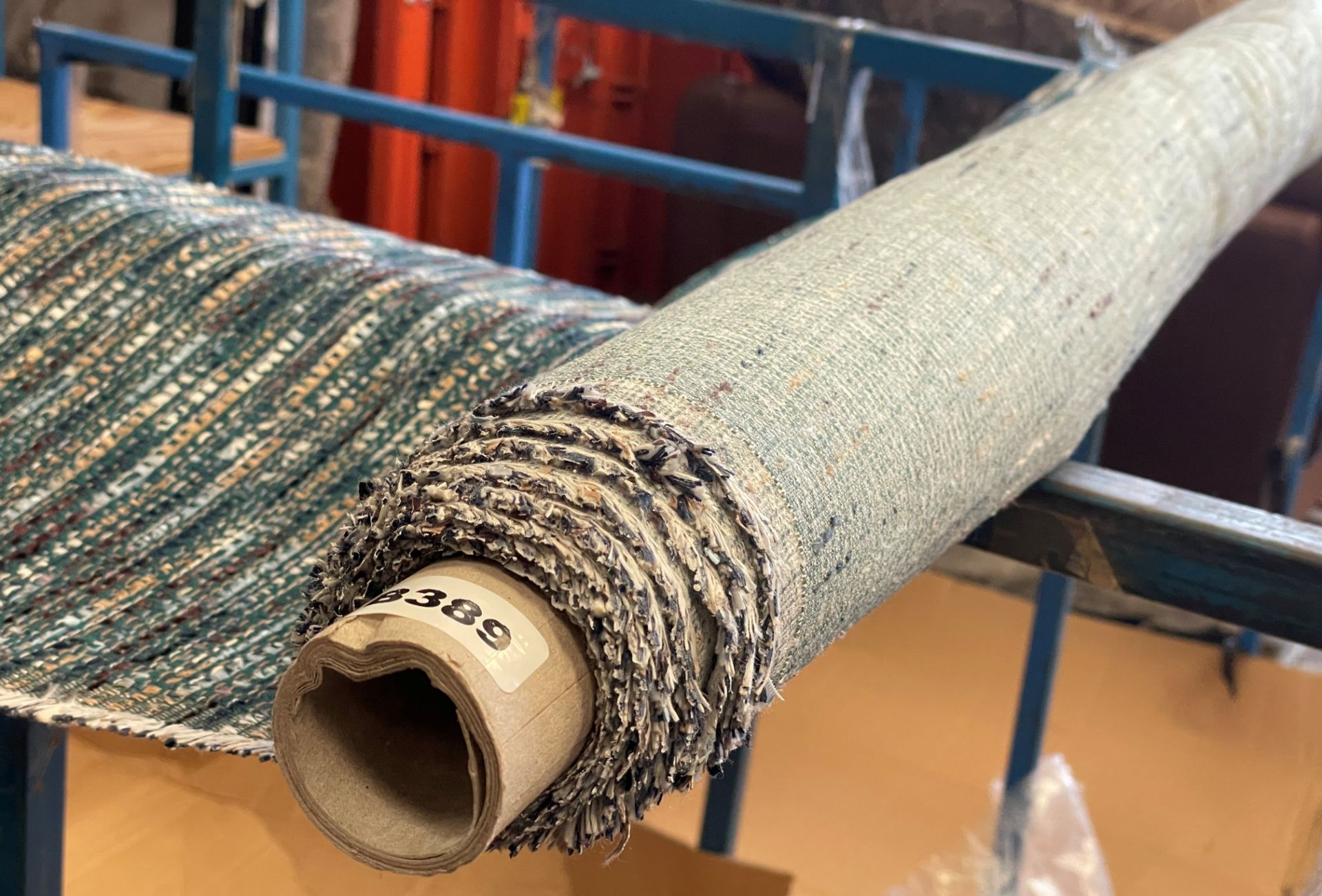 1 x 2m Roll Of Designer Textured Chenille Heavyweight Upholstery Fabric In An Emerald Green Multi-To - Image 3 of 5