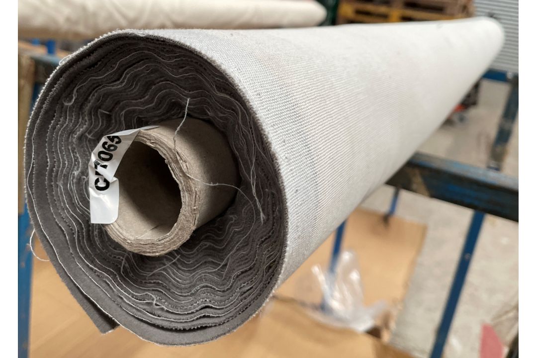 1 x 8.2 Metre Roll Of High Quality Upholstery Fabric In A Contemporary Dove Grey / Silver-Grey - Image 5 of 6