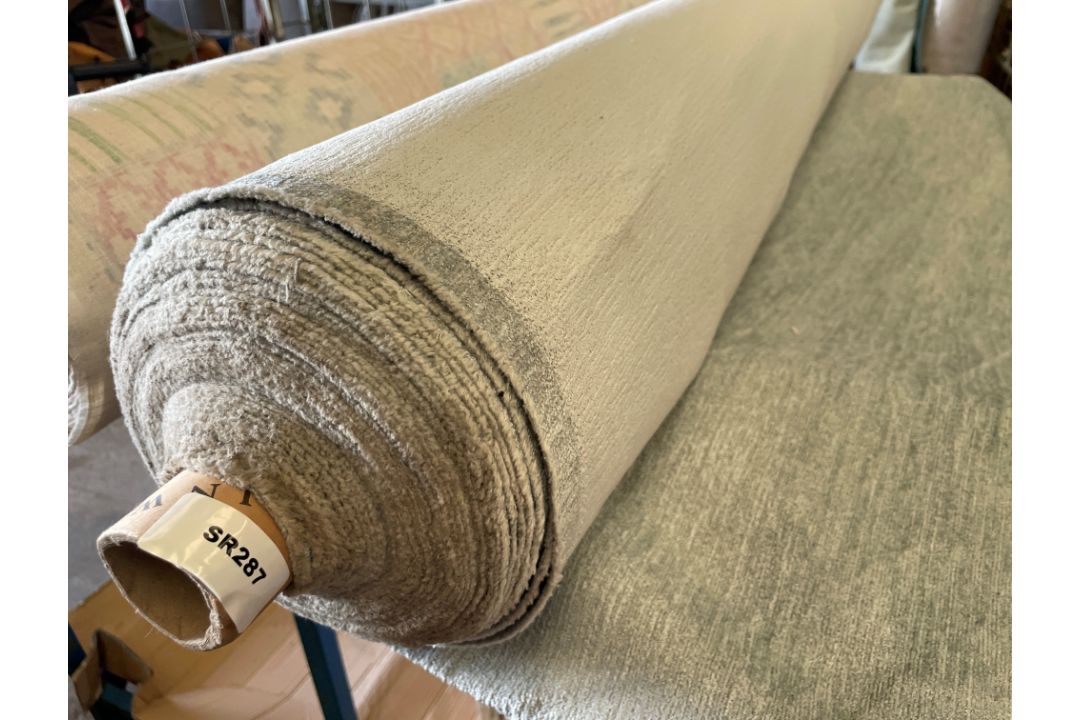 1 x 17 Metre Roll Of Light Grey Textured Upholstery Fabric - Bs5852 Part 1 Certified - Ref: - Image 1 of 8
