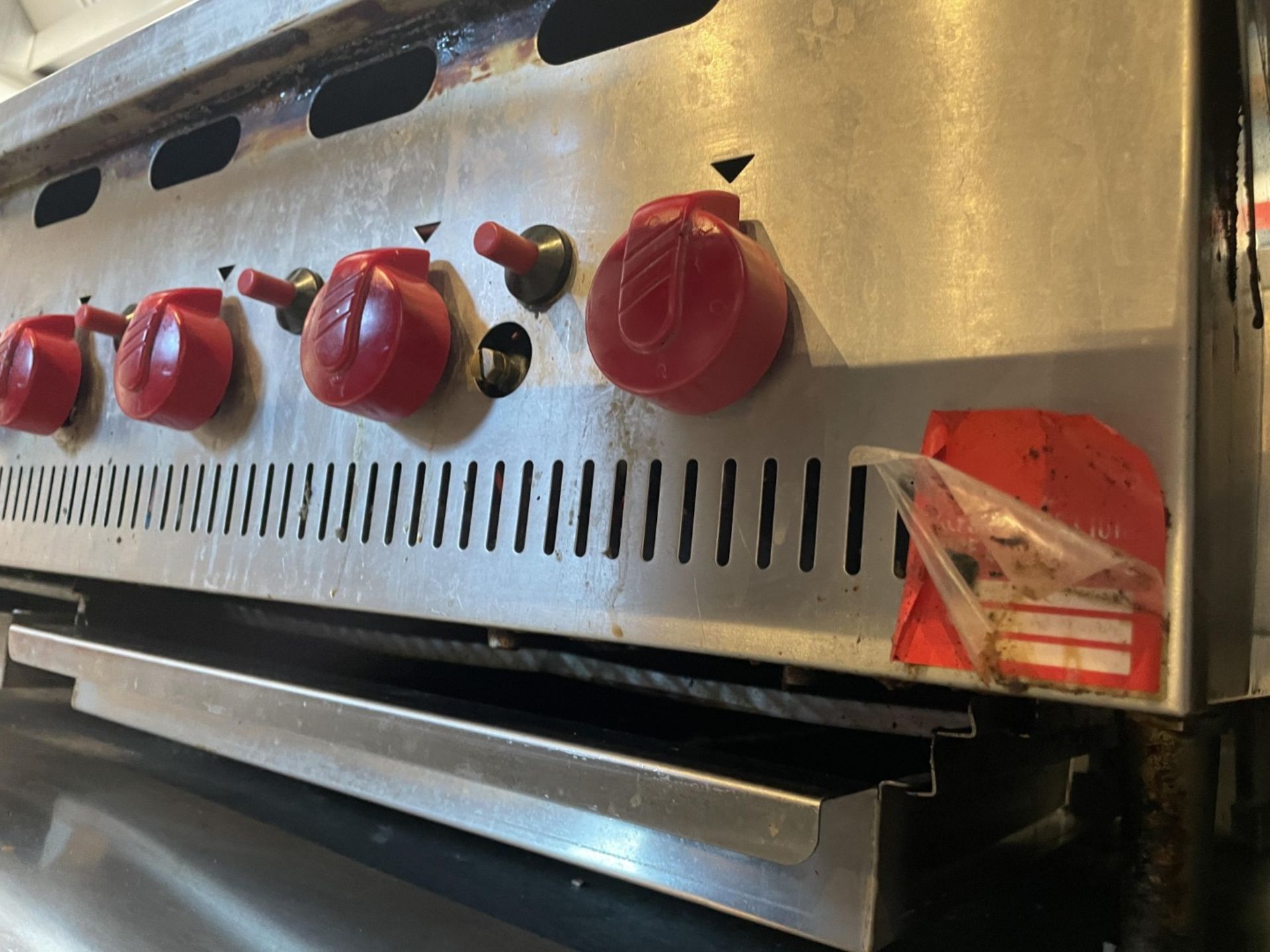 1 x Hobart Bonnet 8 Burner Chargrill Griddle with Stainless Steel Table - Image 7 of 14