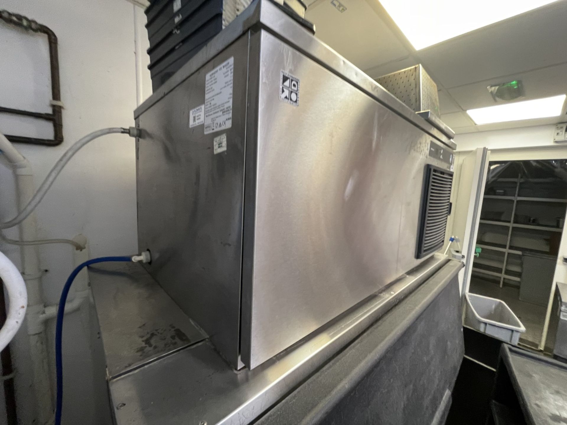 1 x Hoshizaki IM-240DNE-23 Modular & Stackable Cube Ice Maker with Storage Bin - 180kg/24hrs - Image 7 of 12