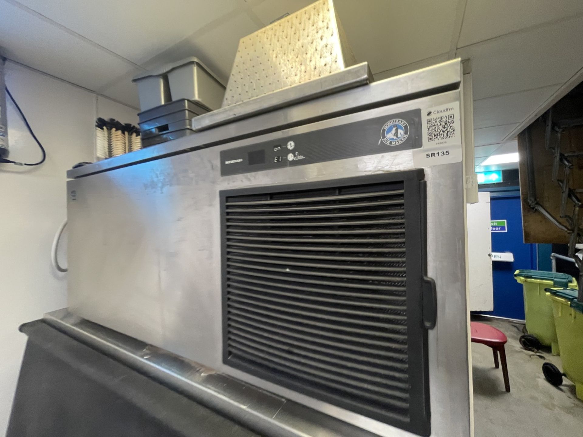 1 x Hoshizaki IM-240DNE-23 Modular & Stackable Cube Ice Maker with Storage Bin - 180kg/24hrs - Image 3 of 12