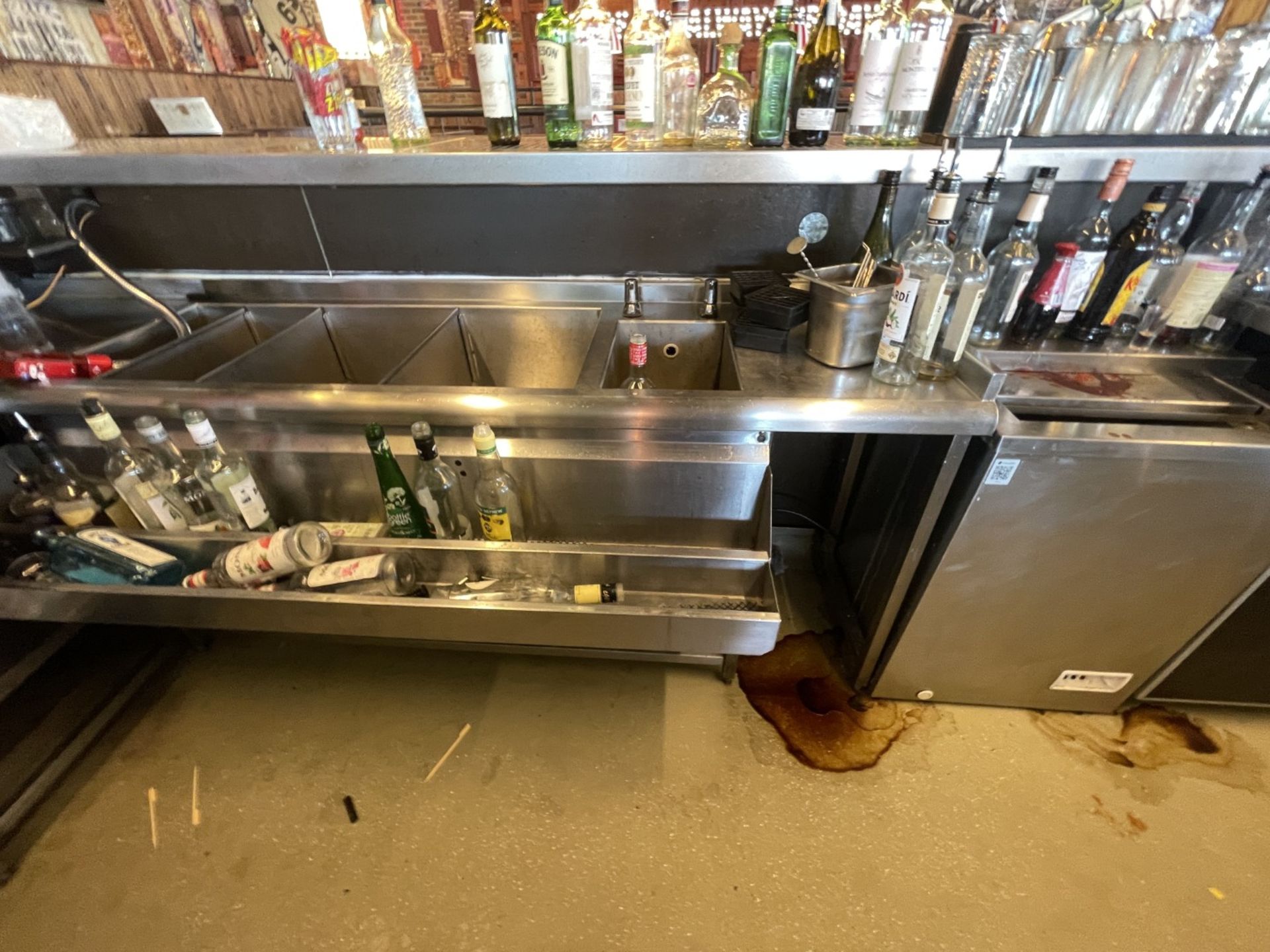 1 x Large Central Island Drinks Bar Features Stainless Bar Tops with Integral Removal Drainers - Image 16 of 64