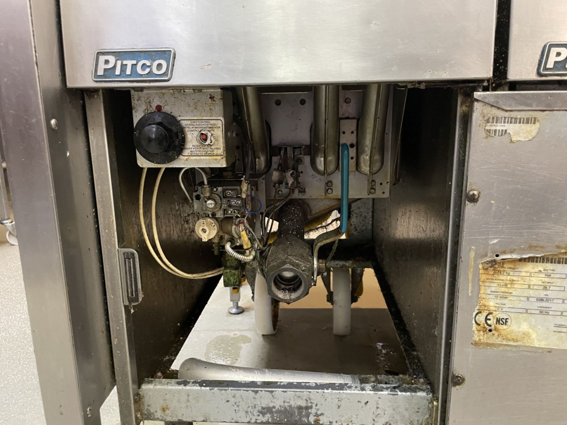 1 x Pitco SG14 Single Tank Gas Fryer with Two Baskets - Image 3 of 5