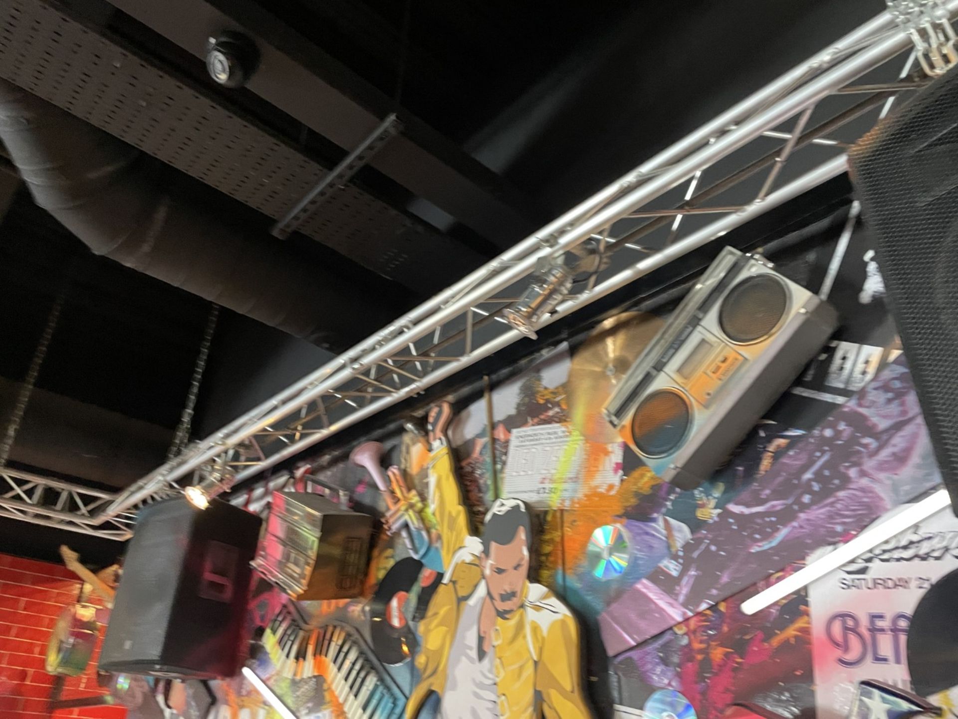 1 x Large Square Ceiling Mounted Lighting Rig with 11 Studio Lights - Ideal for Music Venues - Image 4 of 9