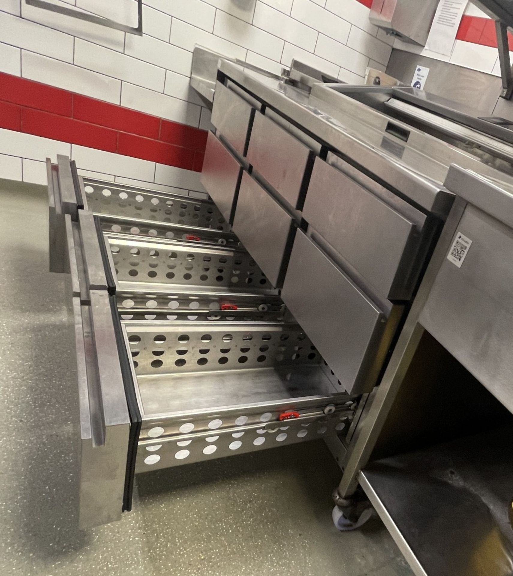 1 x Precision Six Drawer Pizza / Sandwich Topper Prep Fridge - Image 8 of 10