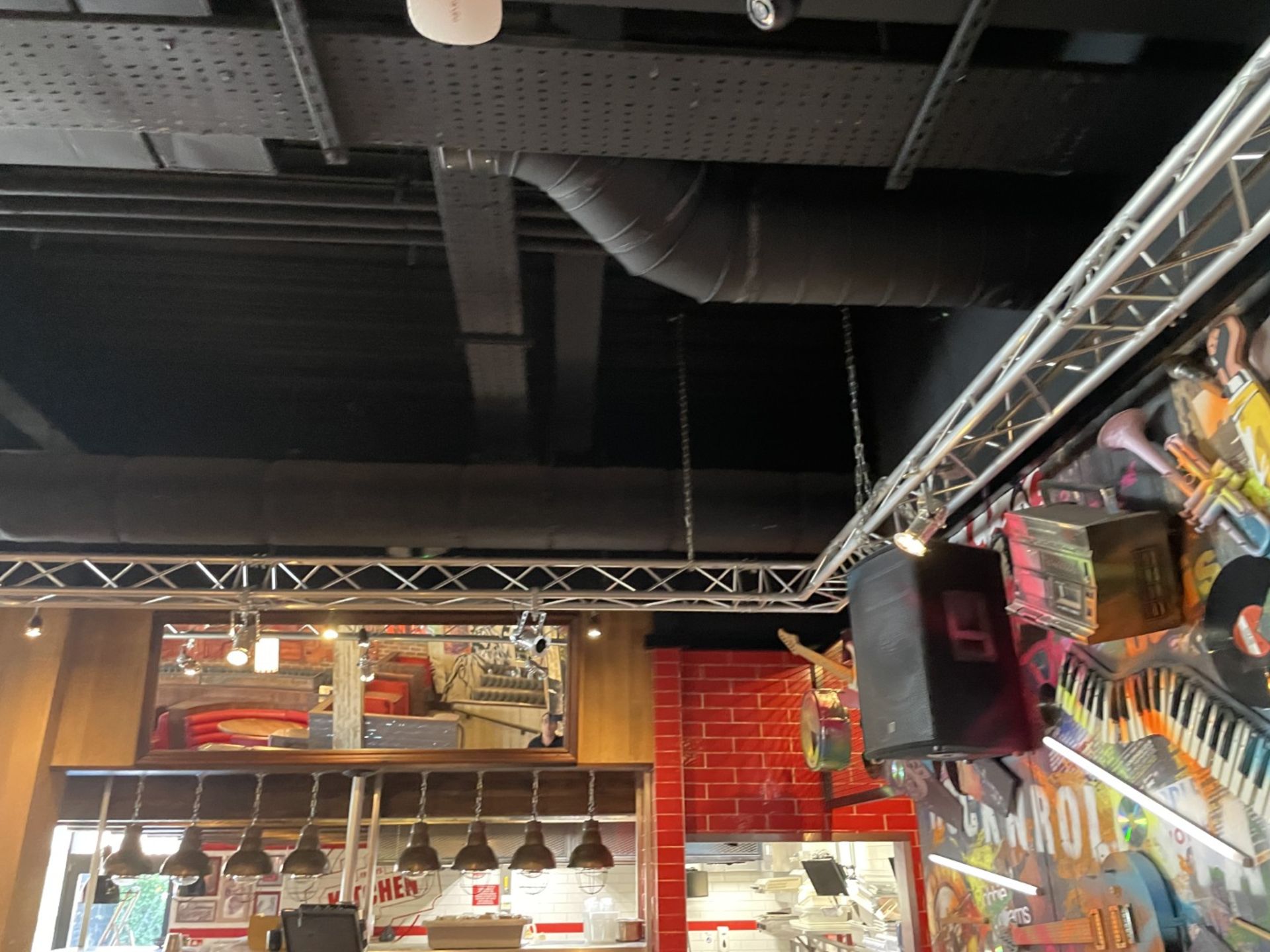 1 x Large Square Ceiling Mounted Lighting Rig with 11 Studio Lights - Ideal for Music Venues - Image 5 of 9