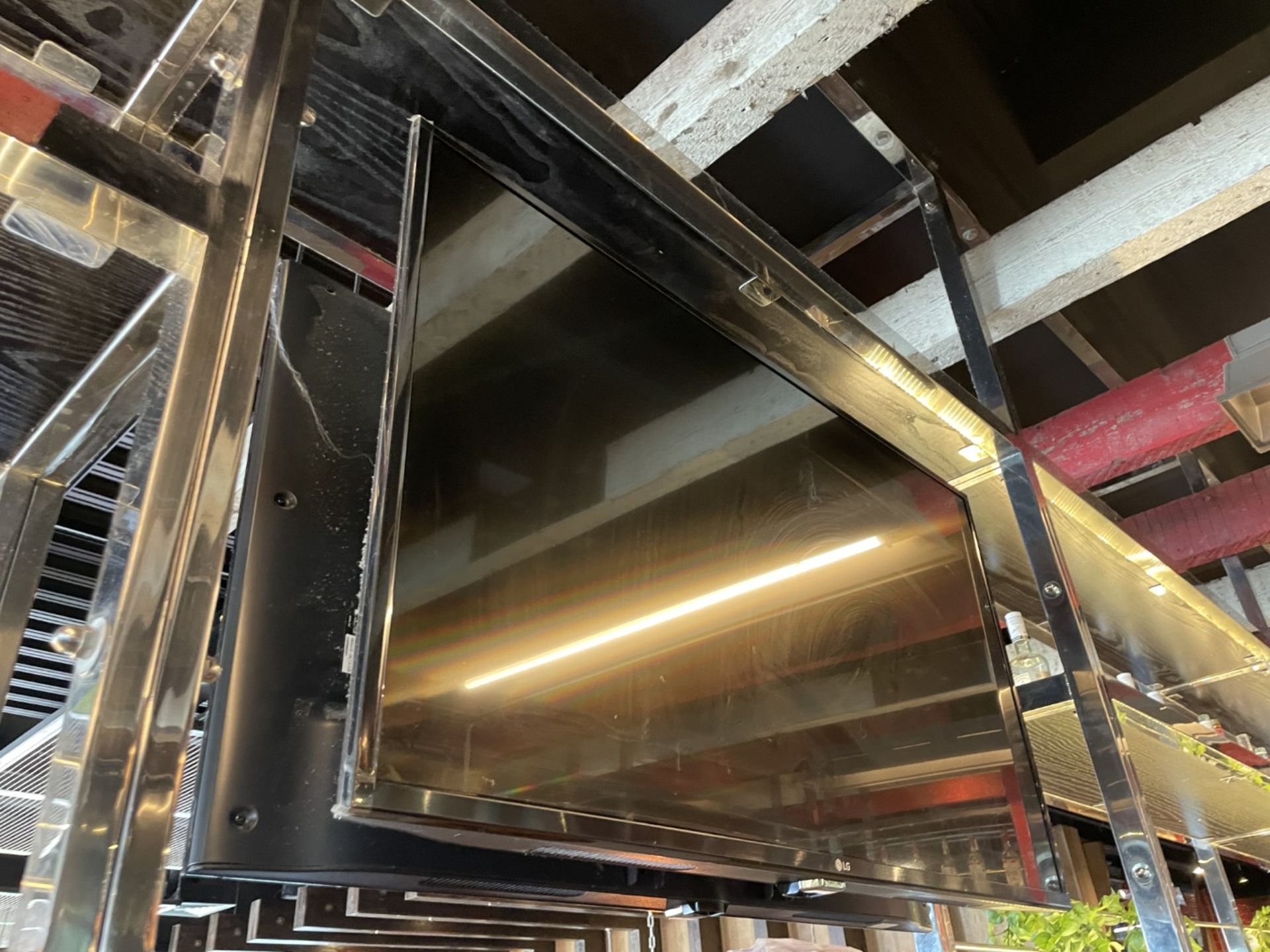 1 x Large Central Island Drinks Bar Features Stainless Bar Tops with Integral Removal Drainers - Image 35 of 64