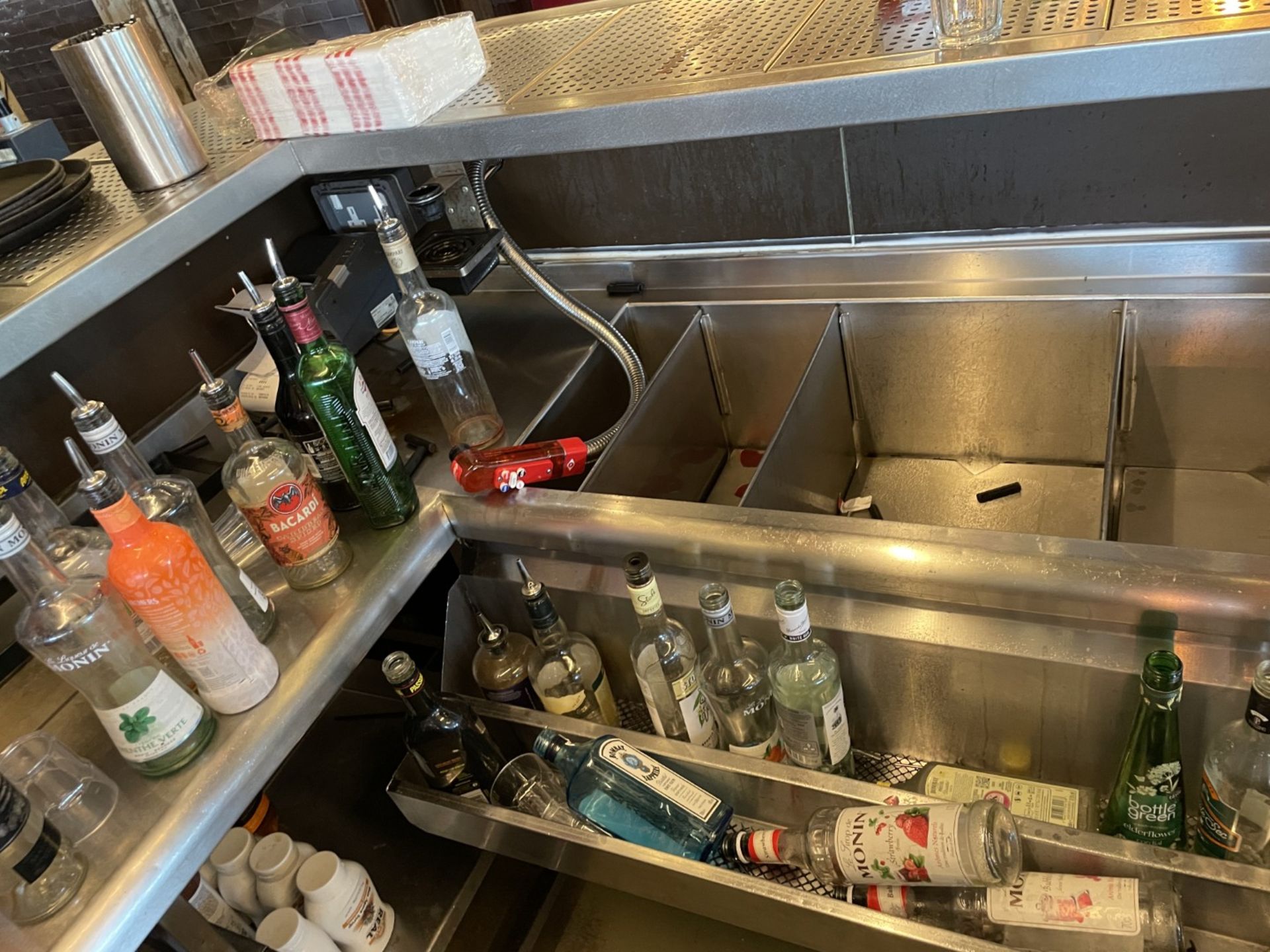 1 x Large Central Island Drinks Bar Features Stainless Bar Tops with Integral Removal Drainers - Image 13 of 64