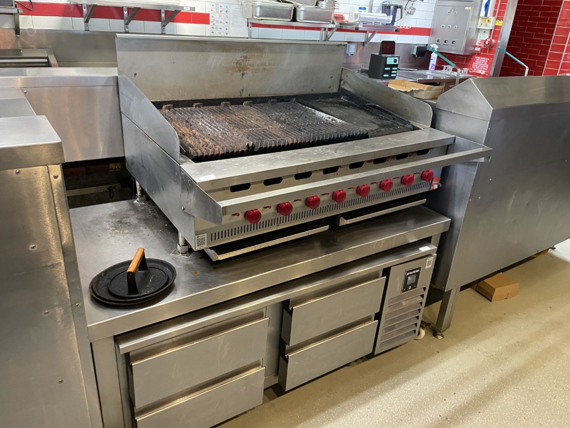 1 x Hobart Bonnet 8 Burner Chargrill Griddle with Stainless Steel Table - Image 10 of 14