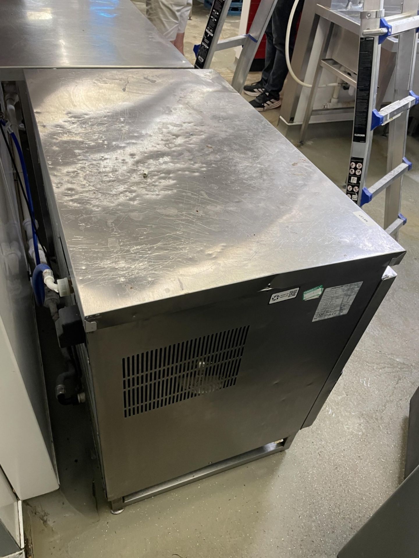 1 x Hoshizaki FM-150KE-50 Self Contained Flake Ice Machine - 150 kg of High Quality Flake Ice Per 24 - Image 6 of 6
