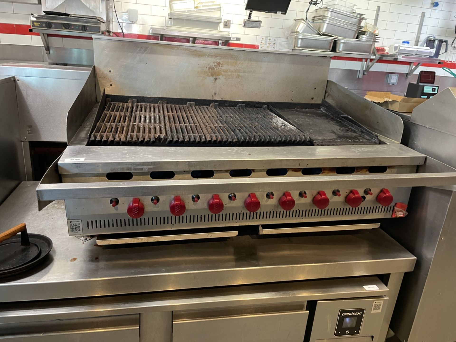 1 x Hobart Bonnet 8 Burner Chargrill Griddle with Stainless Steel Table - Image 3 of 14