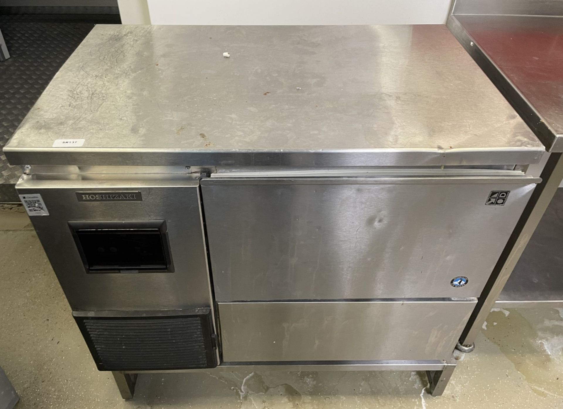 1 x Hoshizaki FM-150KE-50 Self Contained Flake Ice Machine - 150 kg of High Quality Flake Ice Per 24