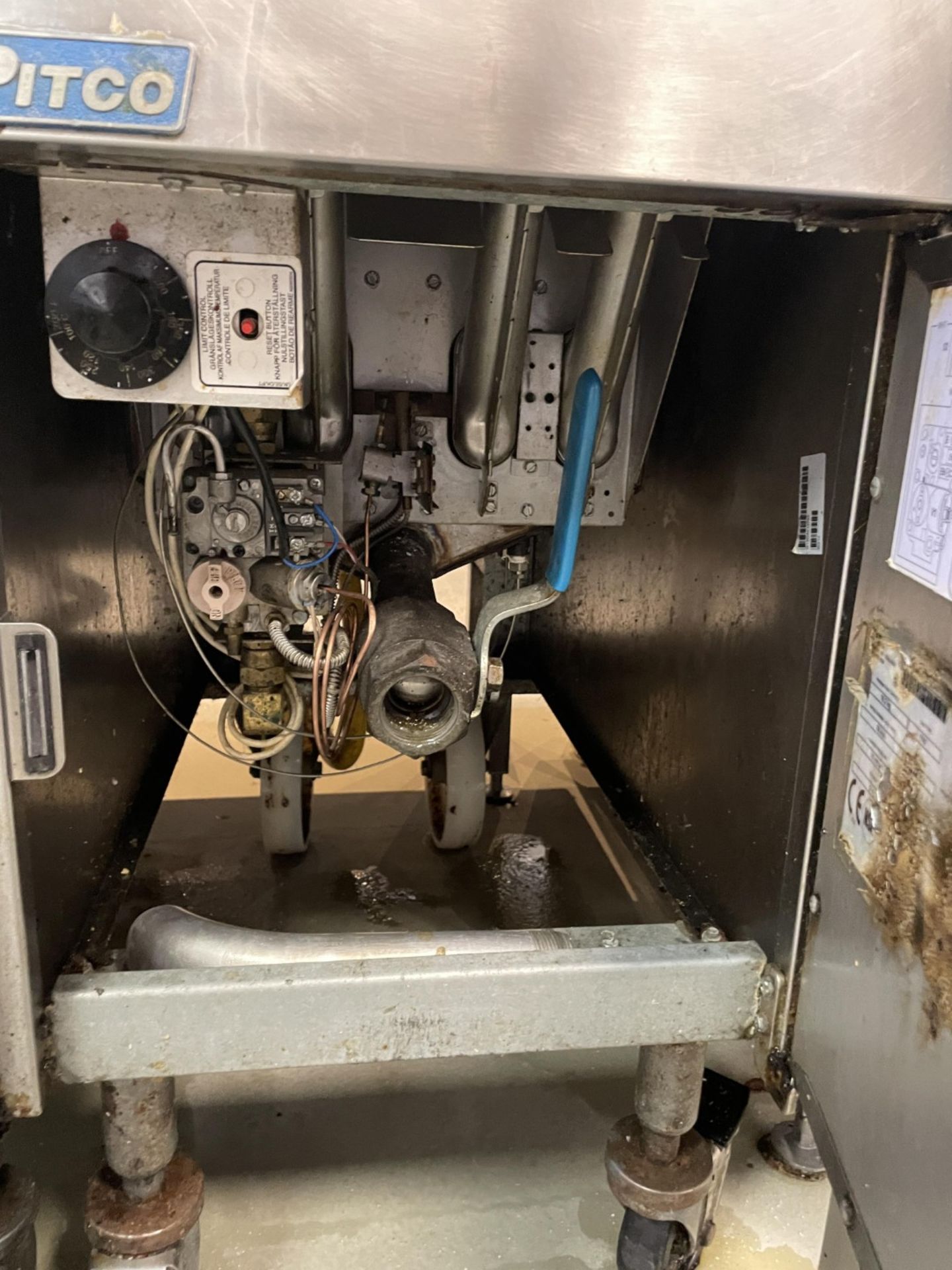 1 x Pitco SG14 Single Tank Gas Fryer Without Baskets - Image 4 of 4