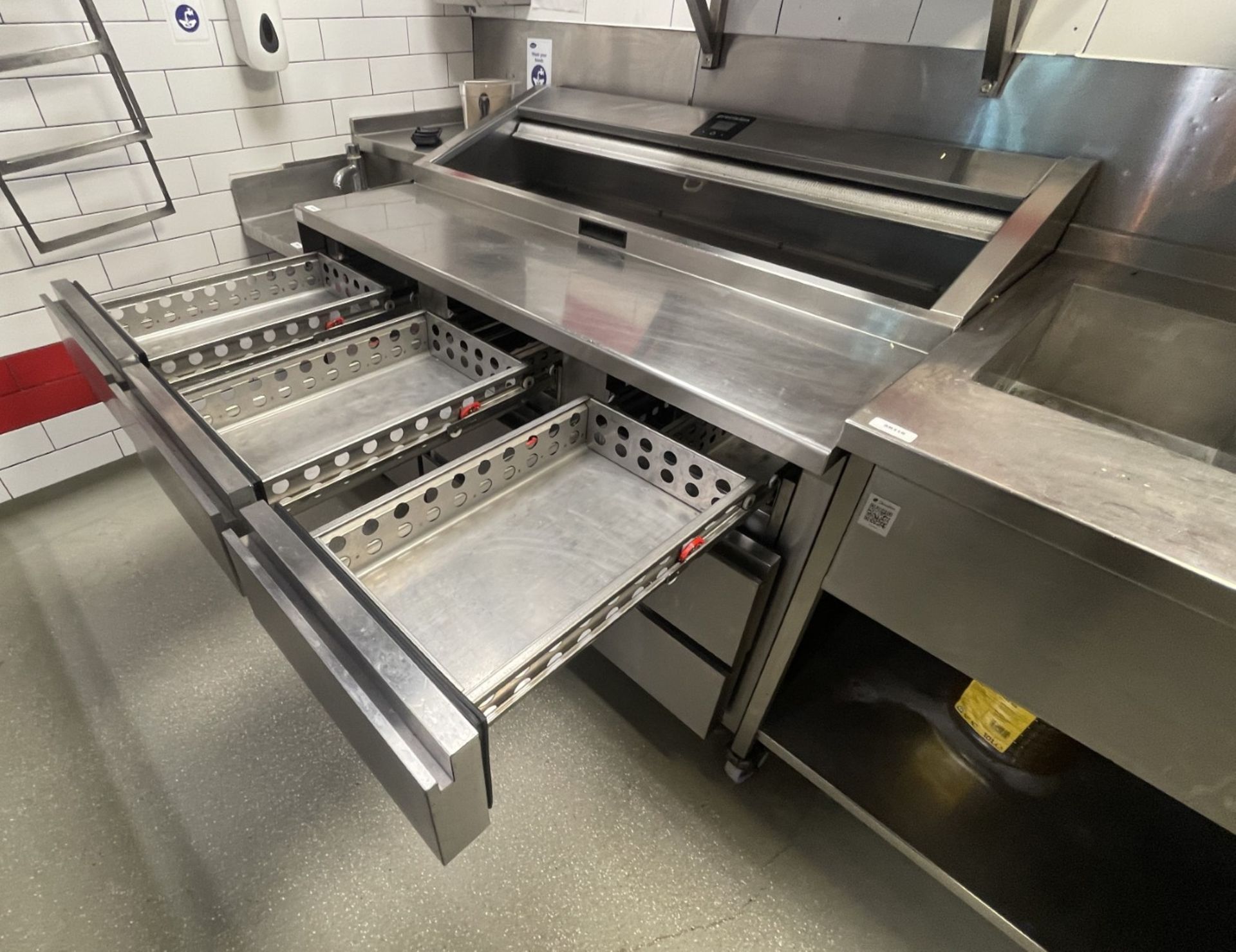 1 x Precision Six Drawer Pizza / Sandwich Topper Prep Fridge - Image 5 of 10