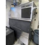 1 x Hoshizaki IM-240DNE-23 Modular & Stackable Cube Ice Maker with Storage Bin - 180kg/24hrs