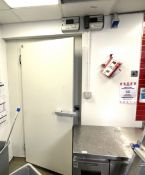 1 x Commercial Walk In Fridge / Freezer with Searle KEC35-4L and TEC8-7 Single Phase Cooler