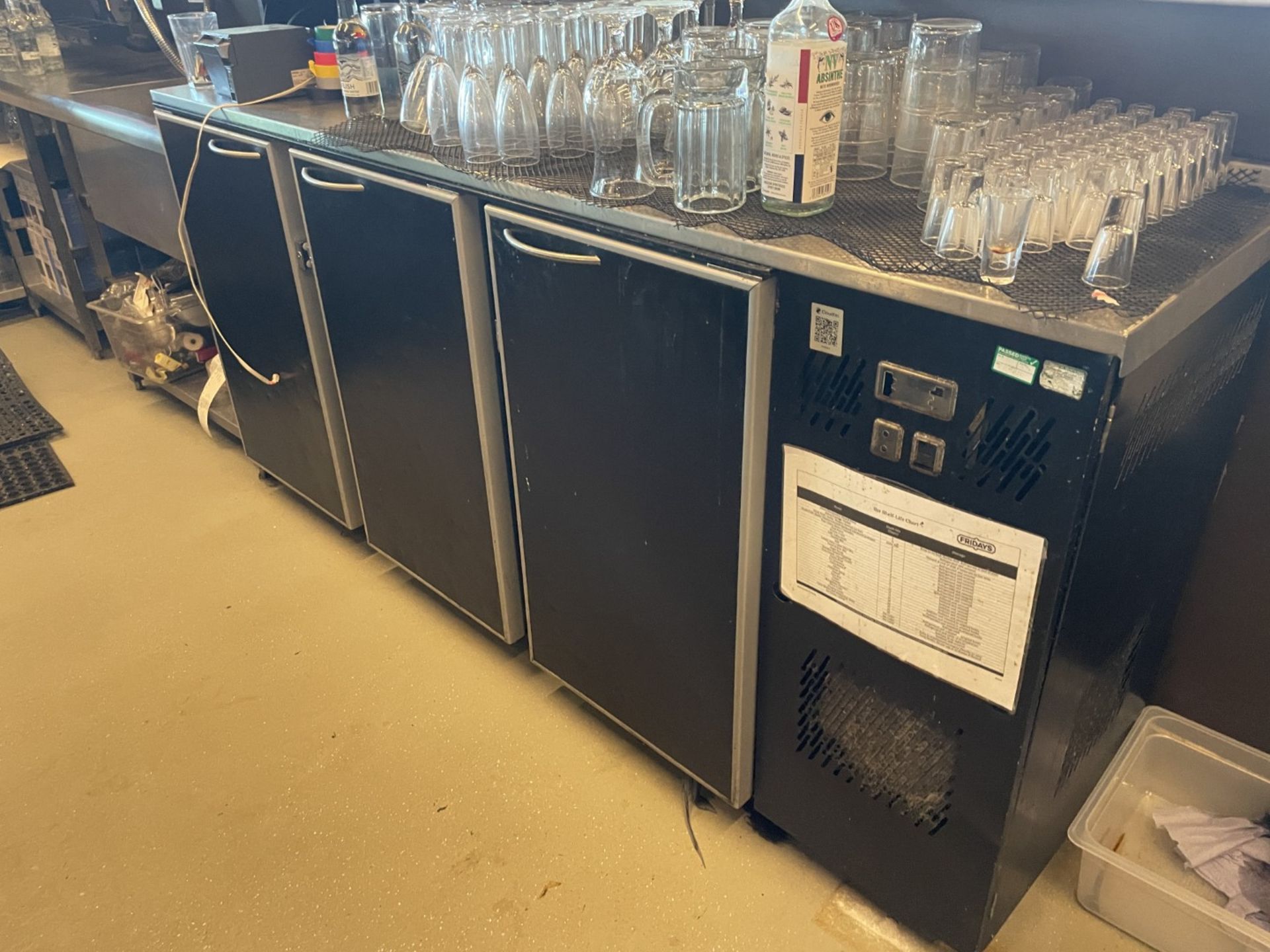 1 x Large Central Island Drinks Bar Features Stainless Bar Tops with Integral Removal Drainers - Image 44 of 64