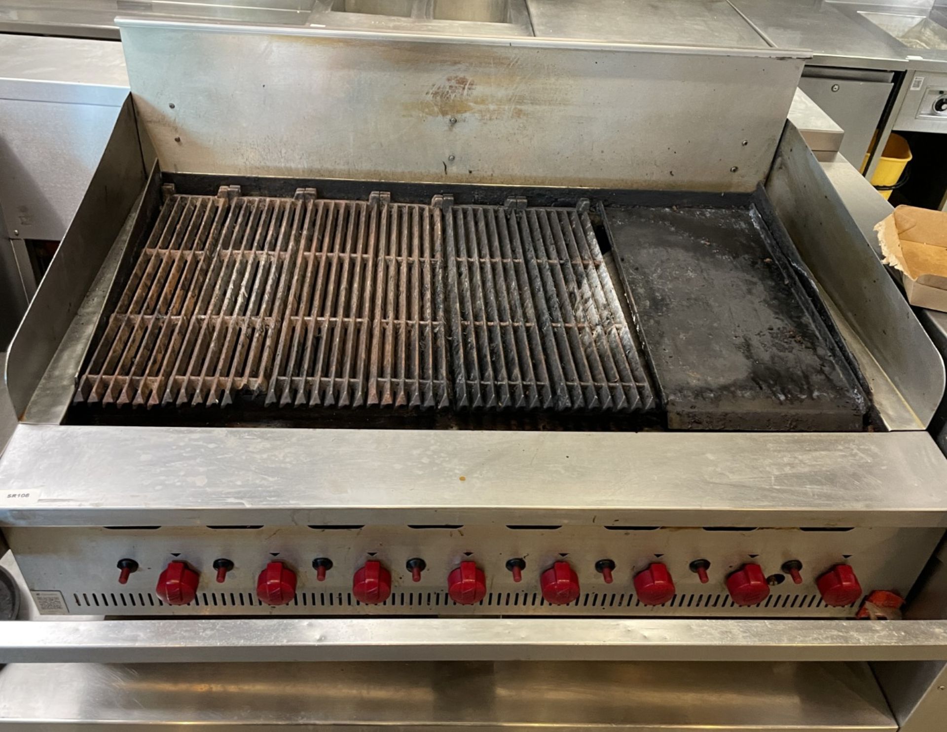 1 x Hobart Bonnet 8 Burner Chargrill Griddle with Stainless Steel Table - Image 14 of 14