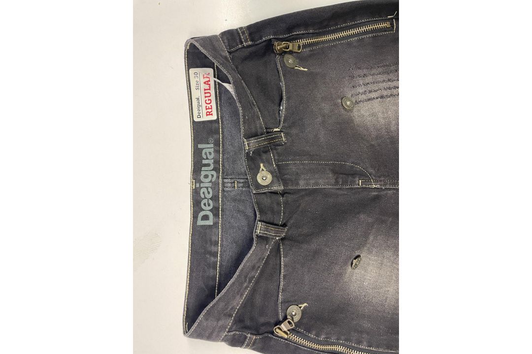 1 x Desigual Men's 'Herren' Designer Jeans in Black, with a Distressed Aesthetic - Size: EU30 - Ref: - Image 5 of 23