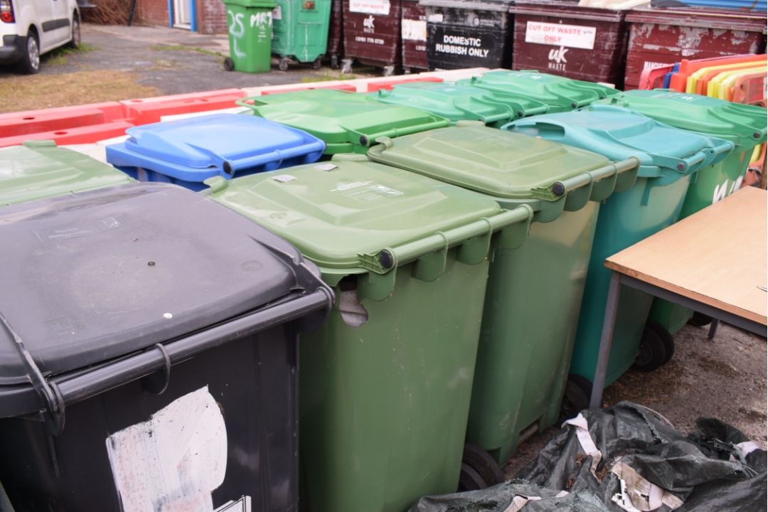 14 x Plastic Wheelie Bins - Image 4 of 6