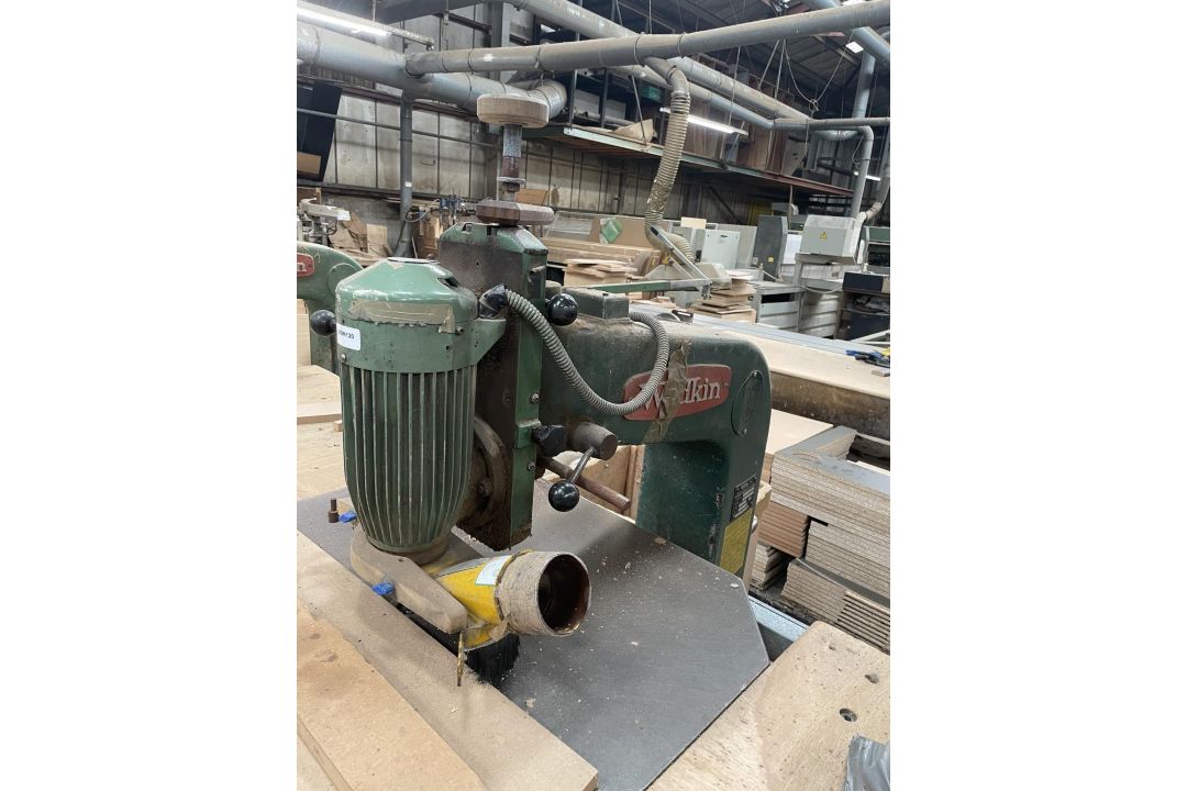 1 x Wadkin UR1910 Heavy Duty Overhead High Speed Pin Router with Large Worktable - 3 Phase - Image 3 of 10