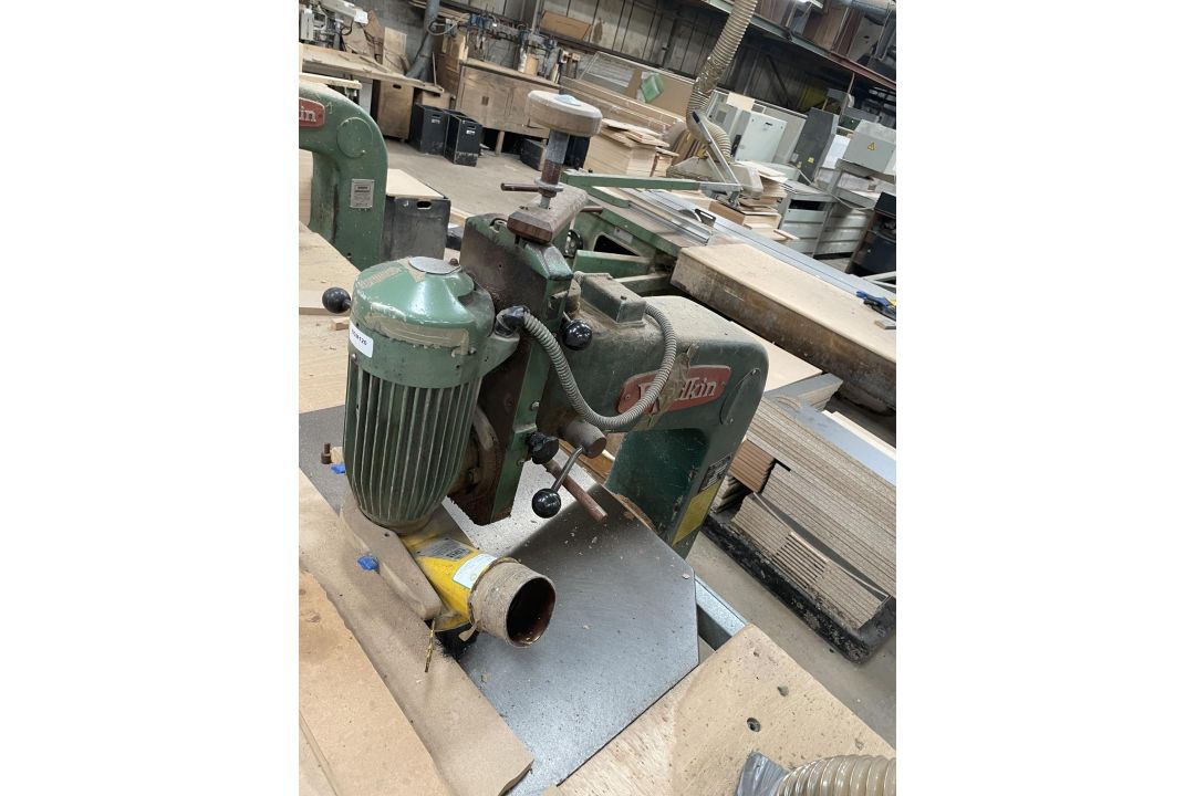 1 x Wadkin UR1910 Heavy Duty Overhead High Speed Pin Router with Large Worktable - 3 Phase - Image 4 of 10