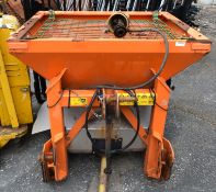 1 x Amazone ES300 Winter Road Salt Spreader with a 300kg Hopper - Dimensions: H100 x W110 x D90