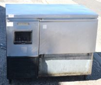 1 x Hoshizaki Ice Flaker - Model FM-150KE-50 - 125kg Output with a 57kg Storge Bin