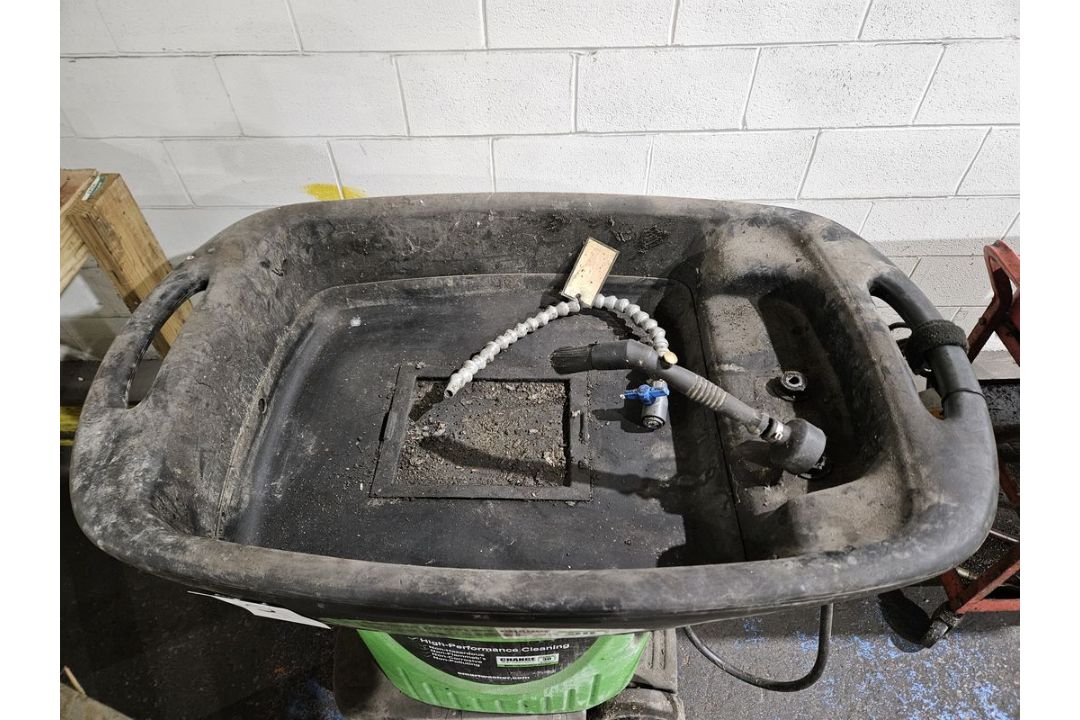 CRC Smartwasher Rolling Parts Washer - Image 2 of 2