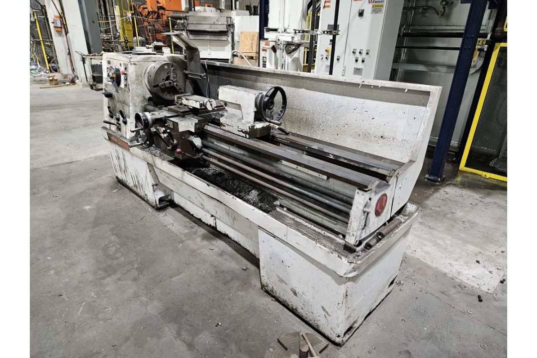 Clausing-Colchester 17" x 80" Engine Lathe - Image 5 of 6