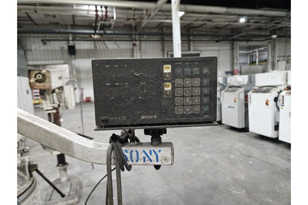 Supermax 2-HP Vertical Mill - Image 7 of 7