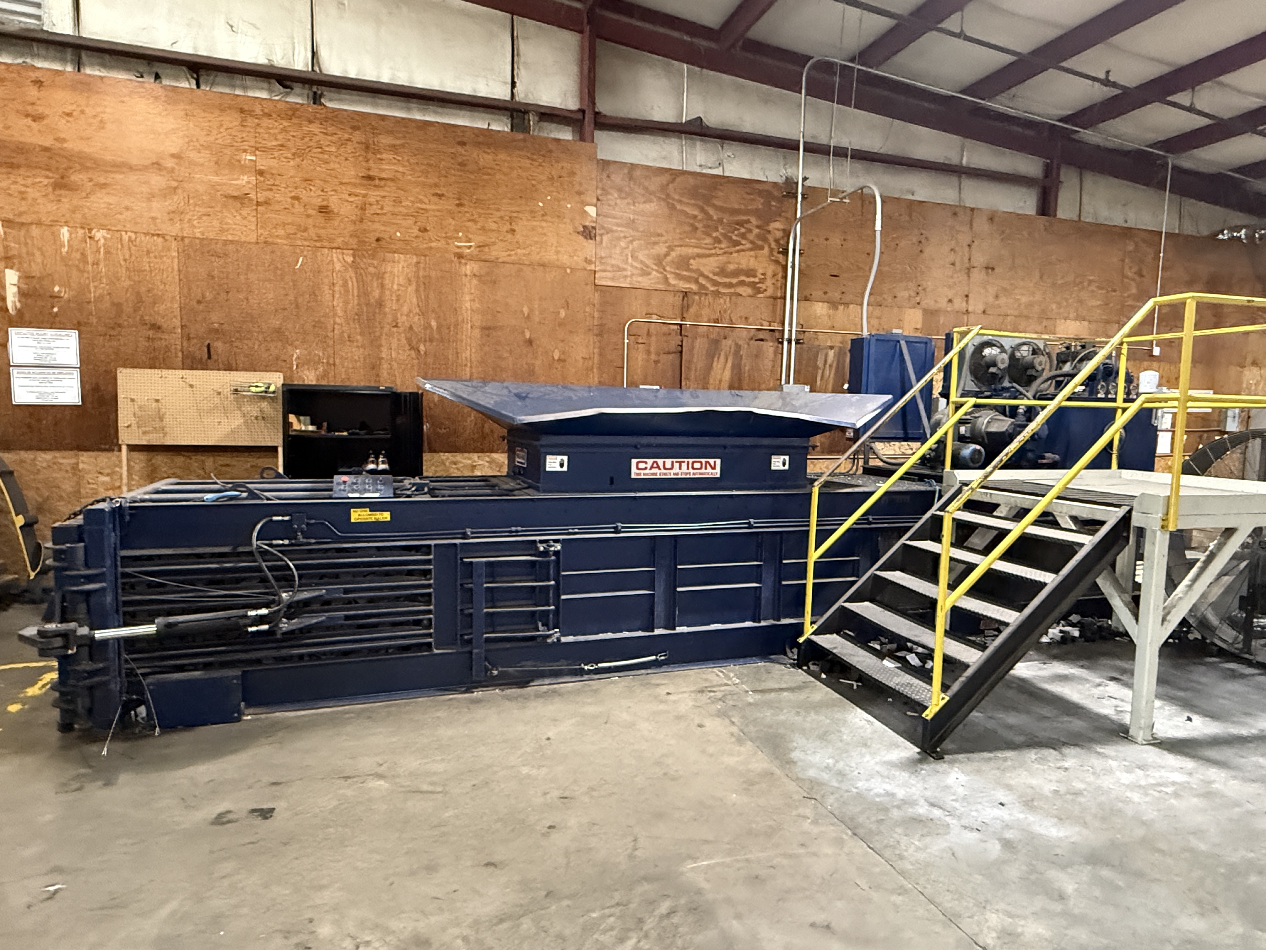 Max-Pak HCE-4860 Foam 30-HP Hydraulic Horizontal Baler